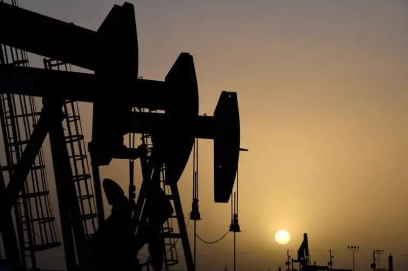 ОПЕК+ йиғилиши арафасида нефть нархи 3 фоизга ошди