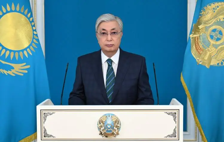 托卡耶夫总统就修宪全民公投结果发表电视讲话