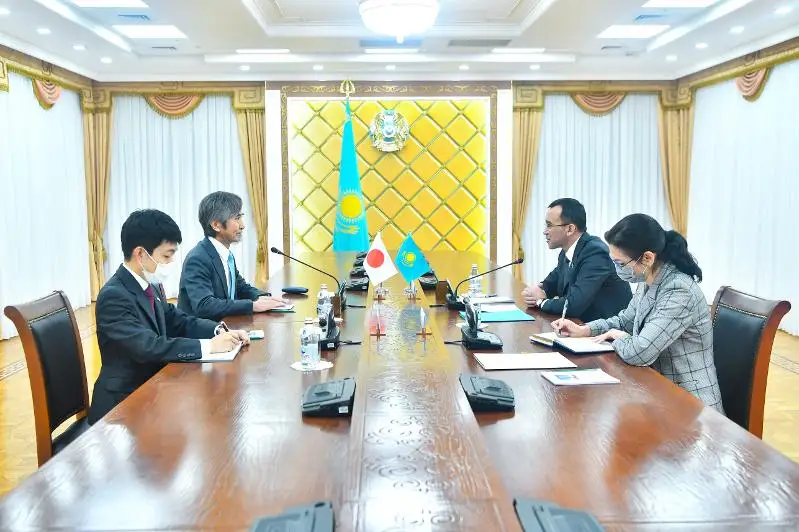 سەنات سپيكەرى جاپونيا ەلشىسىمەن كەزدەستى