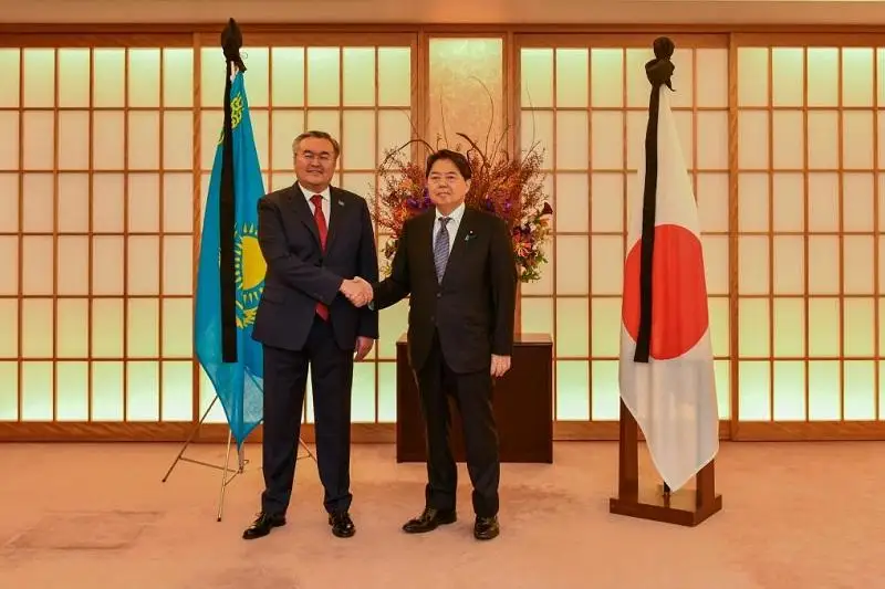 哈萨克斯坦外长飞抵东京 将出席安倍国葬