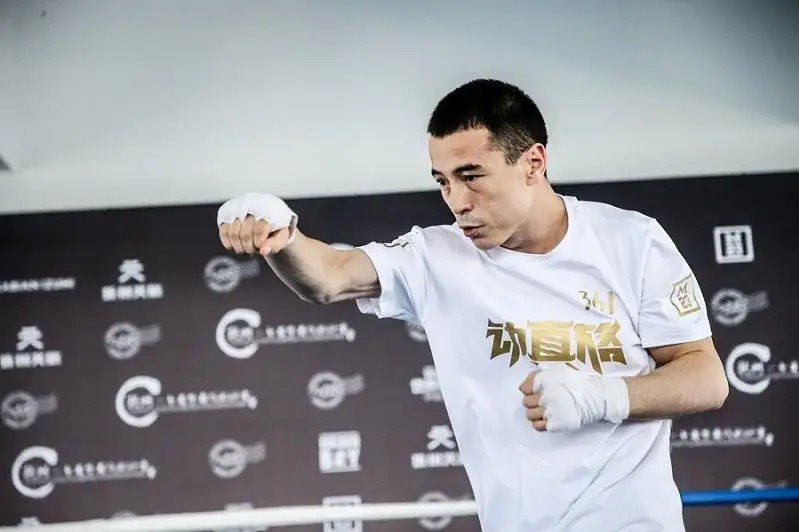 中国哈萨克拳手将在东京挑战世界拳王金腰带
