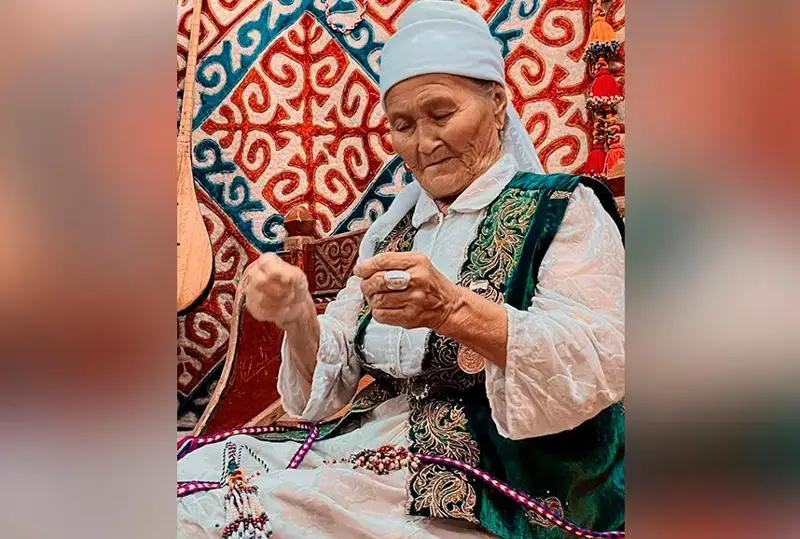 ۇلتتىق قۇندىلىقتى 85 جاستاعى شەبەر ناسيحاتتاپ ءجۇر