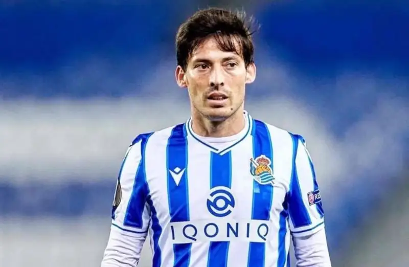 Давид Сильва фаолиятини якунлаганини эълон қилди