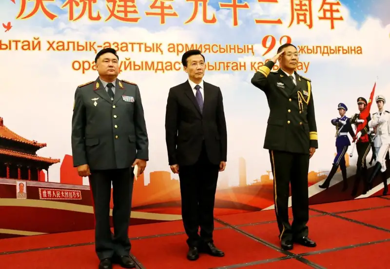 中国驻哈使馆举行招待会 庆祝解放军建军92周年