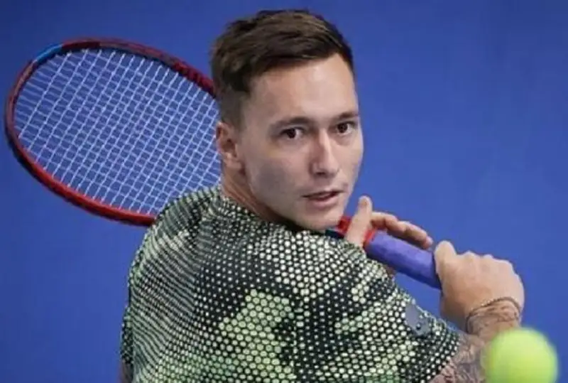 Казахстанец проиграл в первом матче после победы в квалификации турнира в Чехии