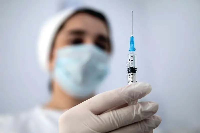 Озарбайжонда бустер доза билан эмланганларга муддатсиз сертификат берилади