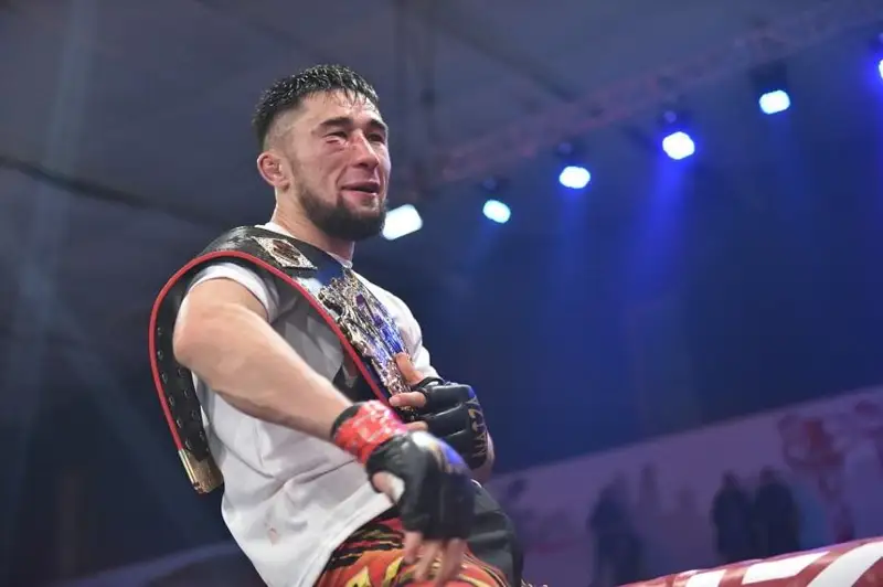 Боец Казбек Сагын посвятил свою победу на международном турнире по ММА Касым-Жомарту Токаеву