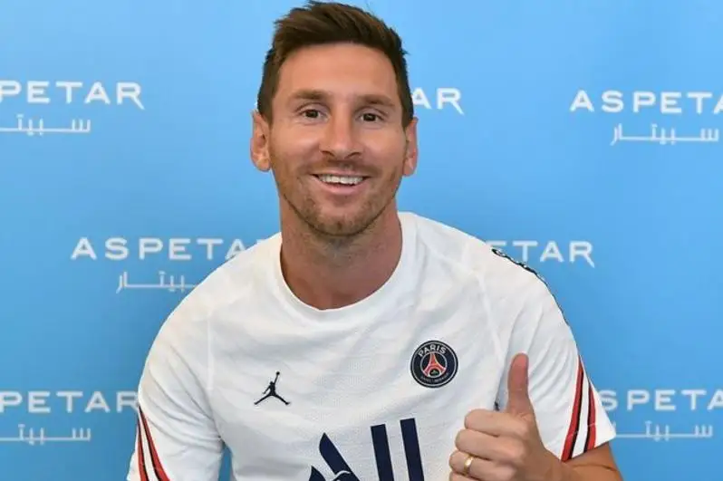 Лионель Месси расман «Пари Сен-Жермен» футболчисига айланди