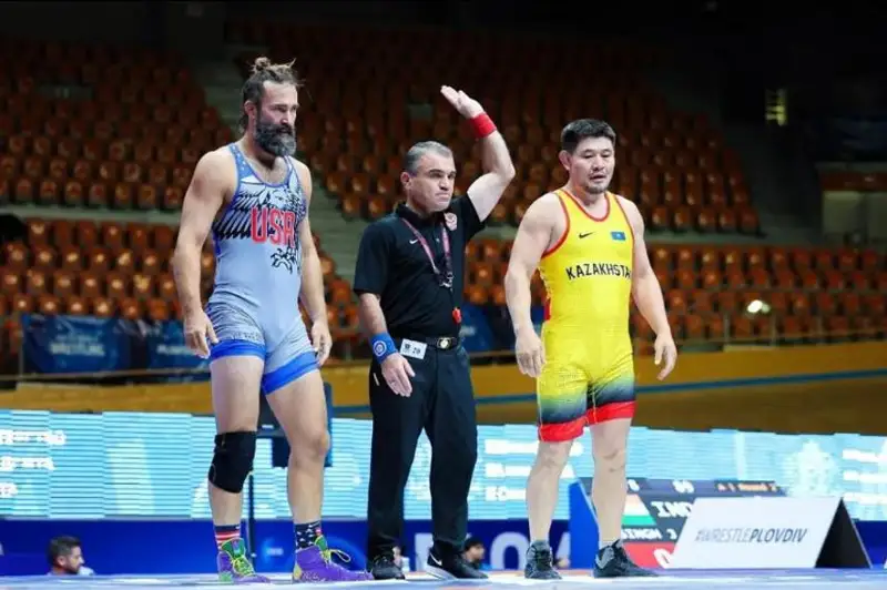 Қозоғистоннинг фахрий полвонлари кураш бўйича жаҳон чемпионатида 3 та олтин медални қўлга киритди