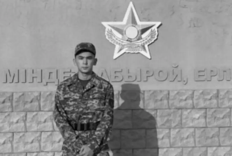 اسكەردە قايتىس بولعان الىبەك قالبايعا ەسكەرتكىش ورناتىلادى