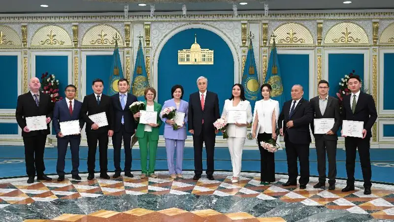 托卡耶夫总统：只有强大、专业和独立的媒体 才能捍卫真实的意识形态主权