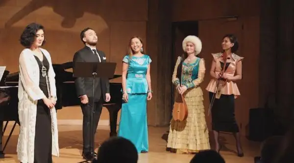 پاريجدە «دۋداراي» مەن «قۇسني قورلان» اندەرى شىرقالدى