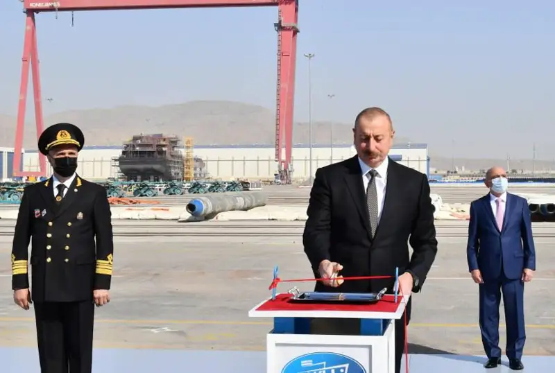 Озарбайжон  «Зарифа Алиева» номидаги йирик паромни Каспий денгизига туширди