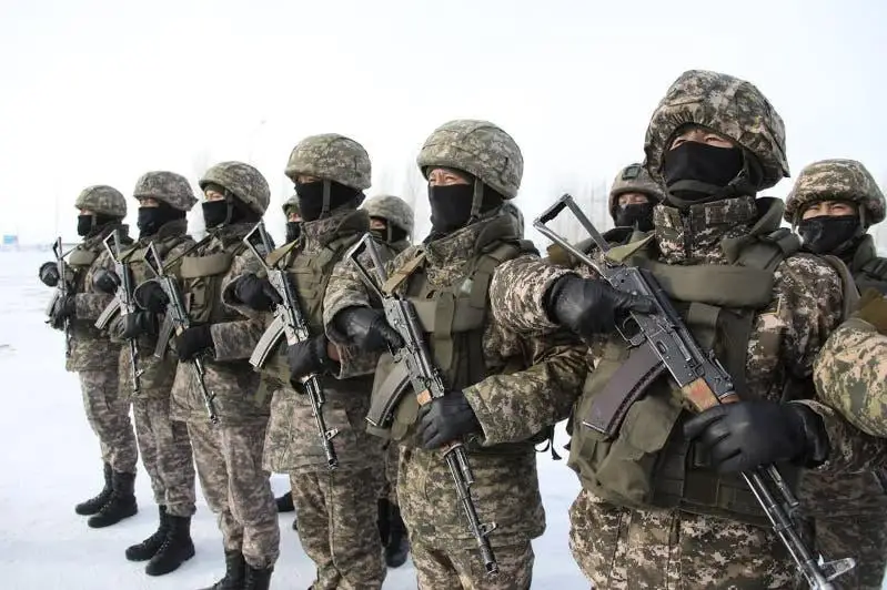 Qazaqstan áskeriniń jaýyngerlik daıarlyq baǵdarlamasyna ózgerister engizilýde