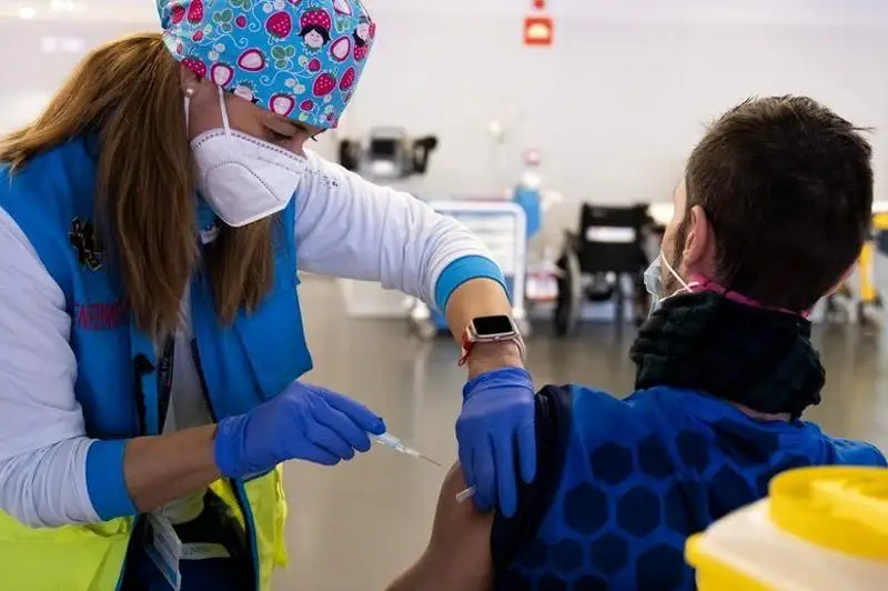 Греция ва Австрия Европа Иттифоқига «вакцина паспорти»ни жорий этишни таклиф қилишди