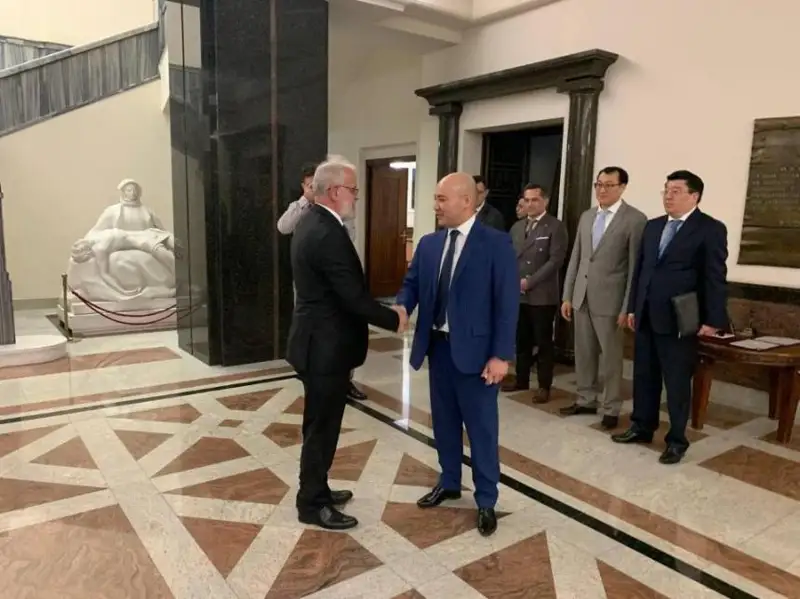国家经济部长在北马其顿举行一系列双边会谈