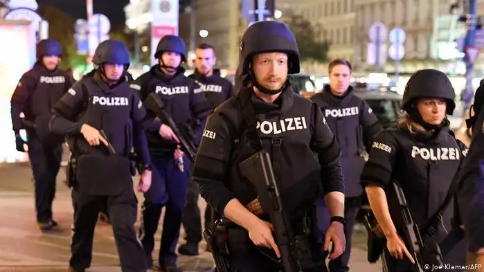 Австрия пойтахтида террористик ҳужум уюштирилиб, бирнеча одам ҳалок бўлди