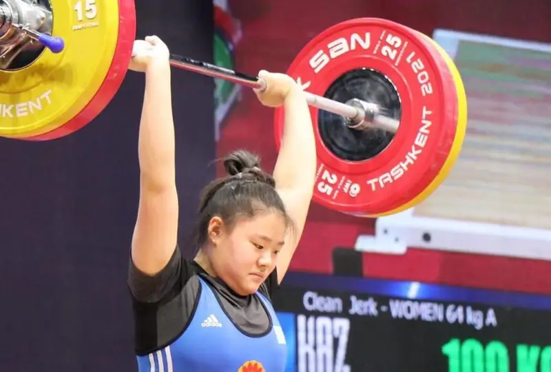 Қозоғистонлик оғир атлетикачи ёшлар ўртасидаги Осиё чемпионатида кумуш медални қўлга киритди