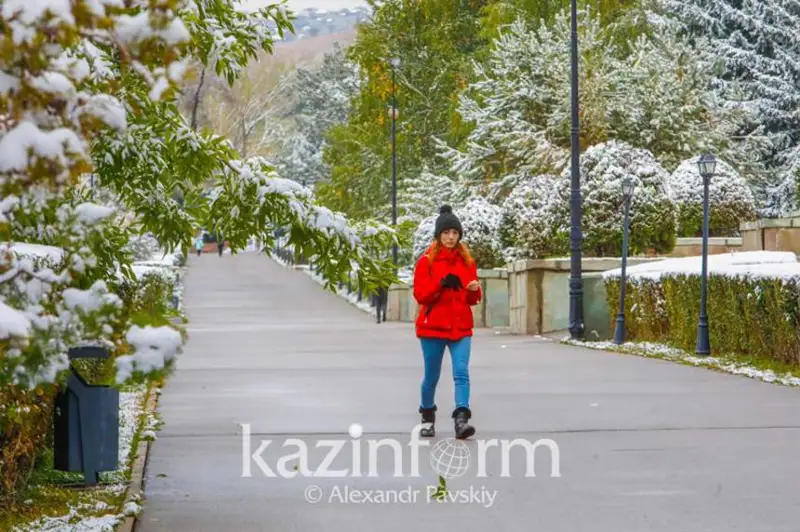 Первый снег пошел в Алматы