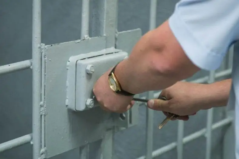 开斋节之际 乌兹别克总统赦免100名服刑人员