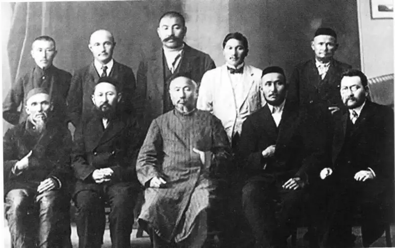 الاشقا قىزمەت ەتكەن قازاق بايلارى