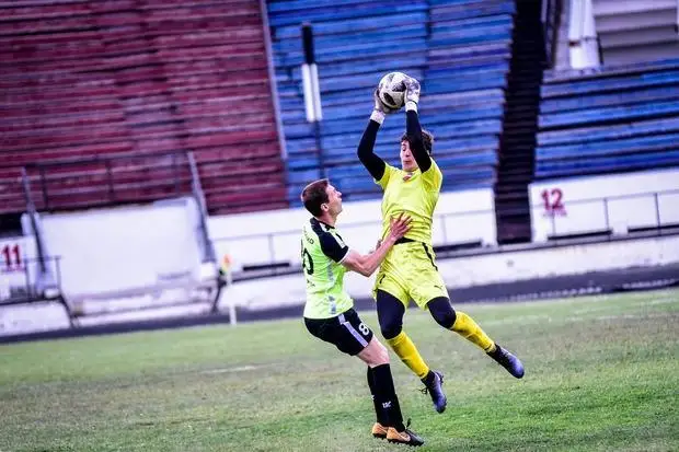 فۋتبولشى تىرناعىن بوياعانى ءۇشىن كلۋبتان قۋىلدى