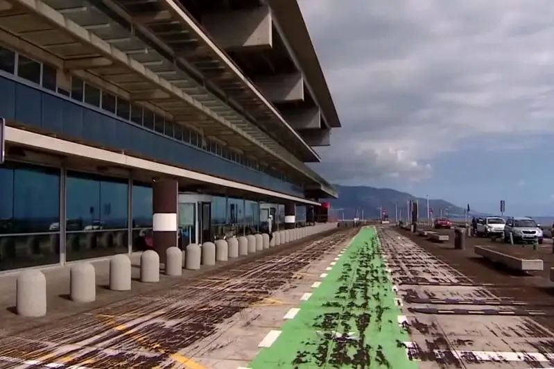 Канар оролларида вулқон уйғониши: Аэропорт ёпилди