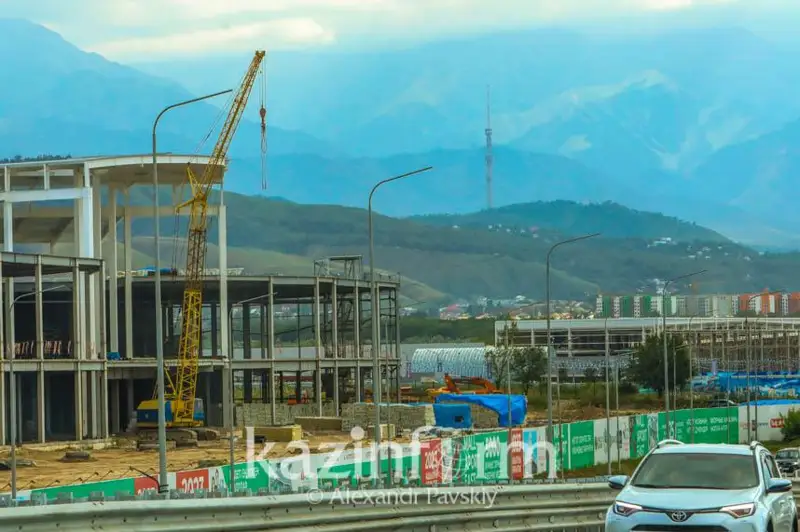 الماتىدا سالىنىپ جاتقان تاعى ءبىر تۇرعىن ءۇي كەشەنىنىڭ قۇرىلىسى توقتاتىلۋى مۇمكىن