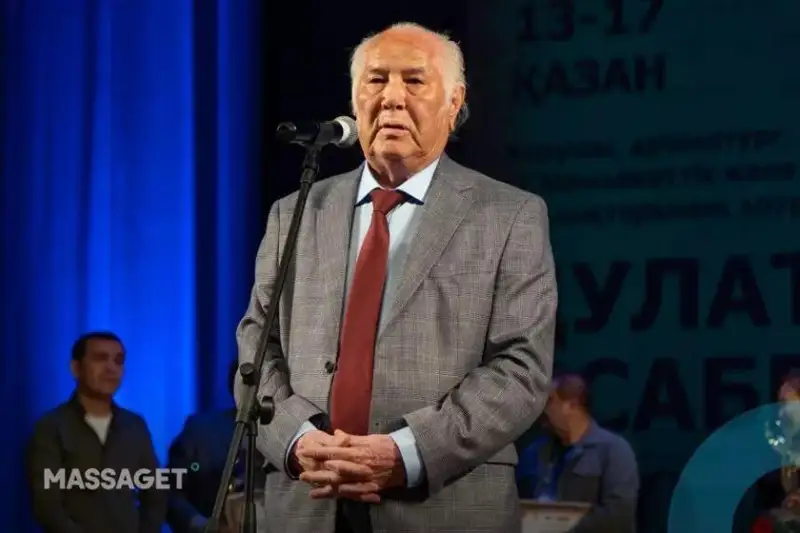 دۋلات يسابەكوۆ: قازىر ايەلىمەن سويلەسپەيتىن زامانعا تاپ كەلدىك