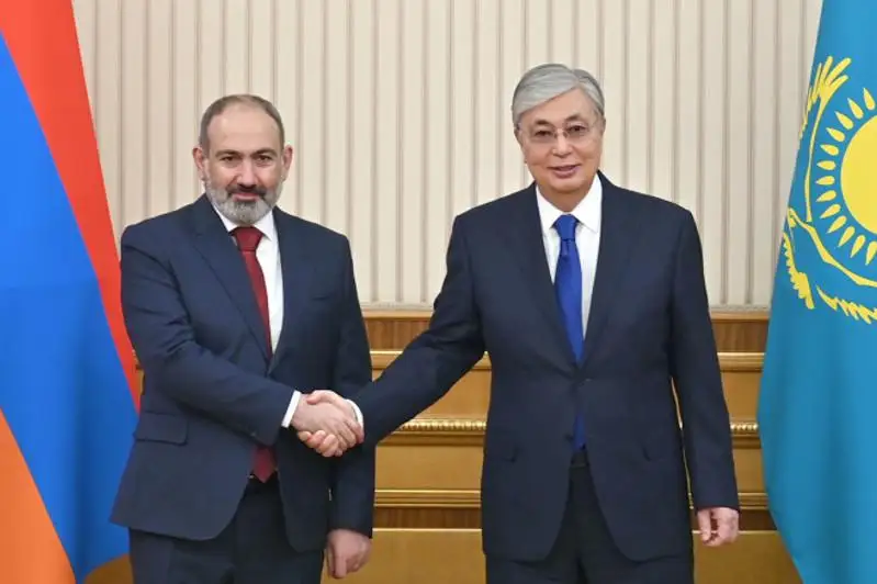 Qazaqstan Prezıdenti Armenııa Premer-mınıstrimen kelissóz júrgizdi