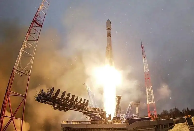 Россия: Шахтинск аҳолиси «Союз-2.1б» ракетаси поғоналари қулаши сабабли эвакуация қилинади