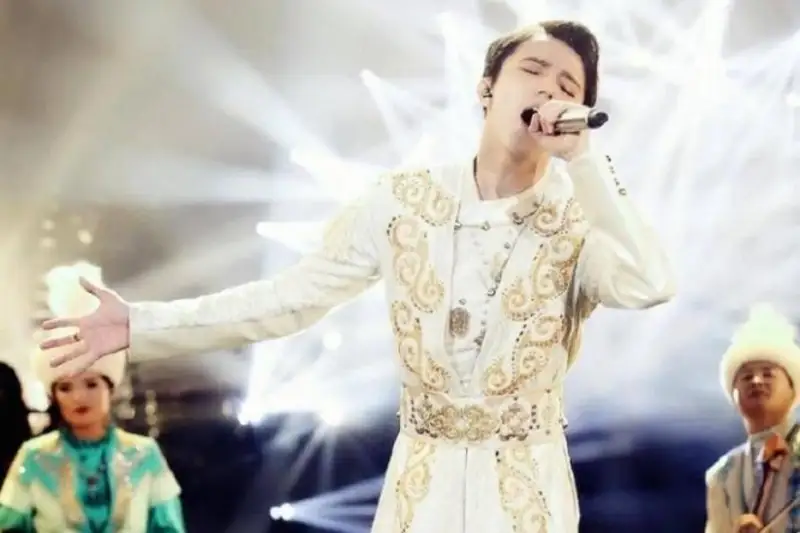 ديماش قۇدايبەرگەننىڭ كونسەرتى كورەرمەننىڭ كوپتىگىمەن رەكورد جاڭارتۋى مۇمكىن