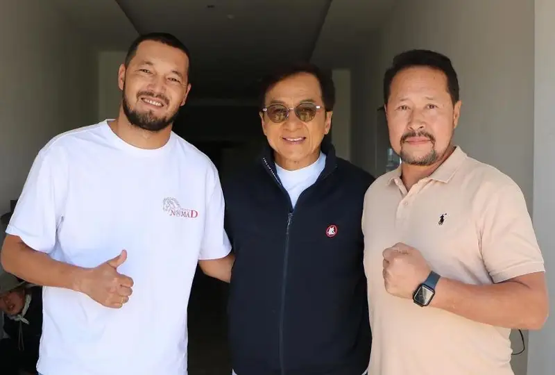 Қозоғистонлик каскадёрлар Жеки Чаннинг янги фильми суратга олиш жараёнига ташриф буюришди