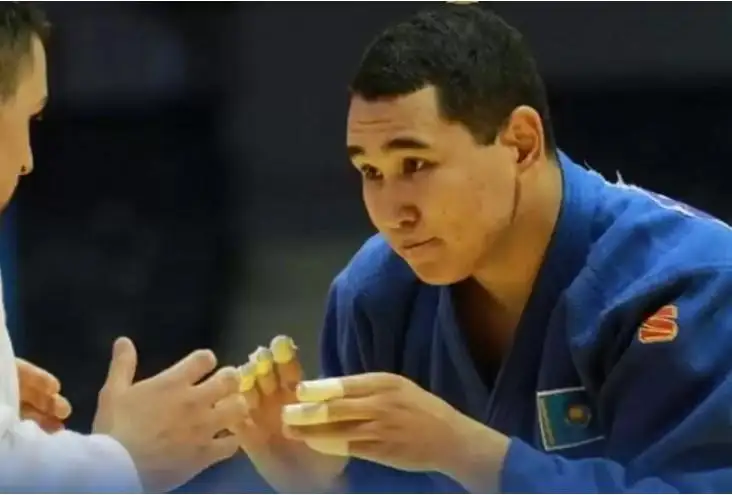 دۇنيەجۇزىلىك جازعى ۋنيۆەرسيادا: قازاقستان تۋىن دزيۋدوشى قابلان نۇرسۇلتان كوتەرىپ شىعادى