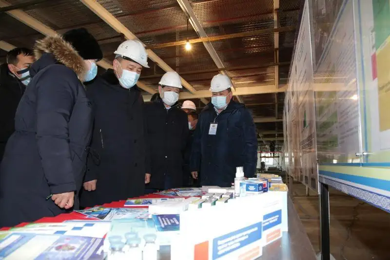 ҚР Бош вазир ўринбосари COVID-19 вакцинасини ишлаб чиқарадиган завод қурилиши билан танишди