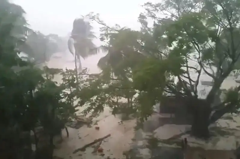 Кариб денгизида «Эта» довули кучаймоқда