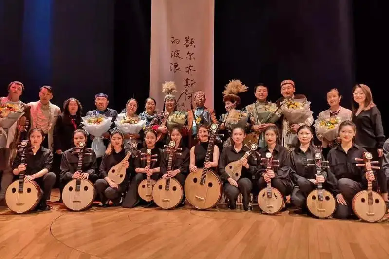 Шанхайда қозоқ санъаткорларининг концерти бўлиб ўтди