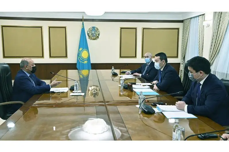 ҚР Бош вазири қатор учрашувлар ўтказди