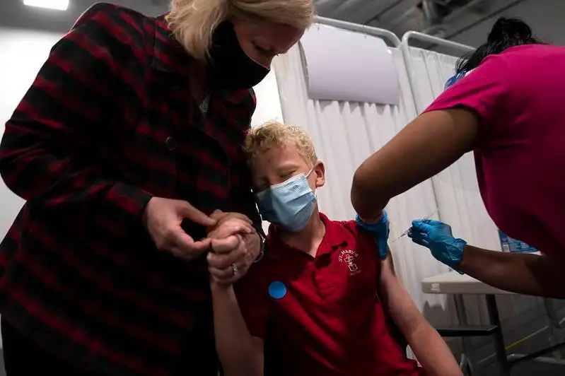 ЖССТ болаларни COVID-19га қарши оммавий эмлашга қарши чиқди