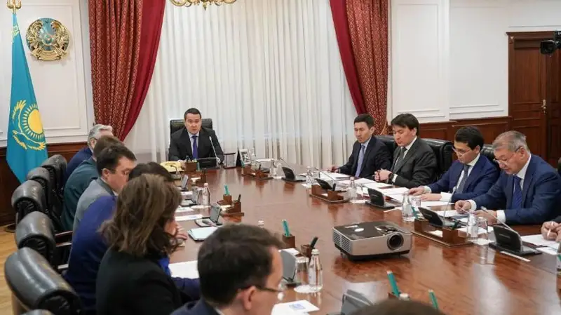Астанадаги автотураргоҳлар масаласи муҳокама қилинди
