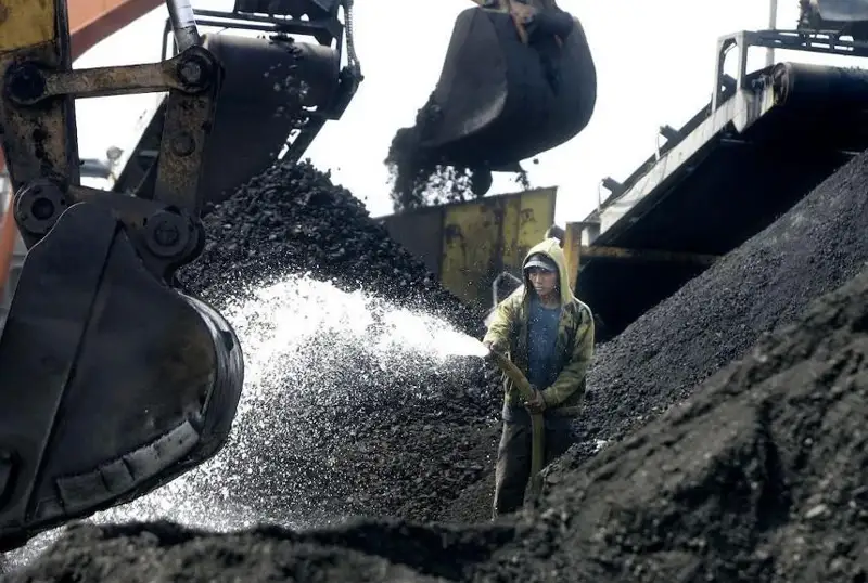 Индонезия қайта тикланадиган энергия манбаларига ўтади