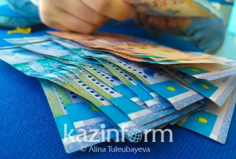 Пособие на каждого ребенка из многодетных семей составляет 12 тыс. 720 тенге в РК