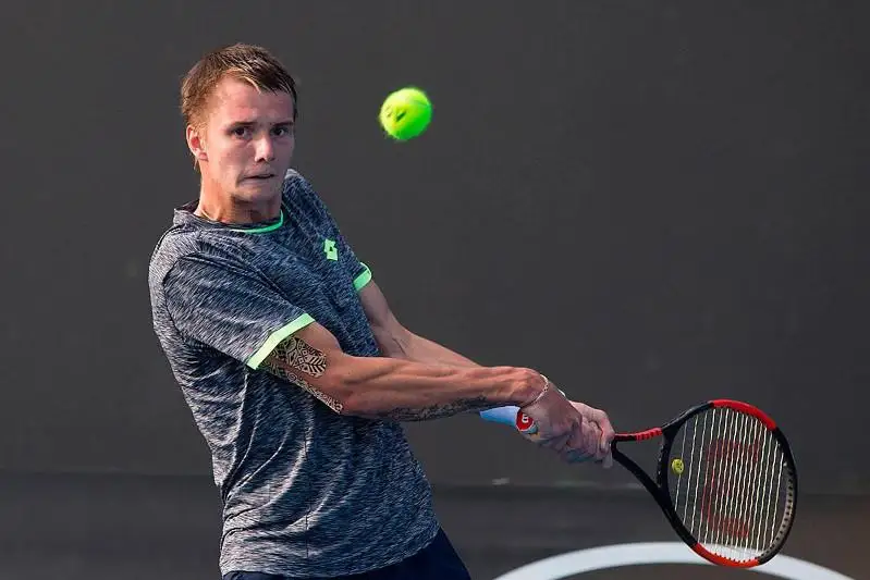 ATP成都公开赛：哈萨克斯坦小将战胜赛事6号种子