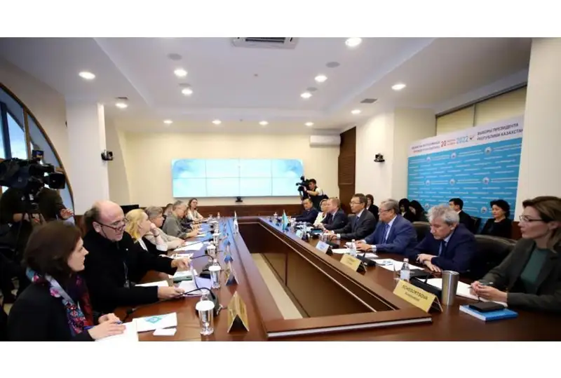 Túrki áleminiń «Ortaq álipbı komıssııasy» quryldy  - Sheteldegi qazaq tildi BAQ-qa sholý