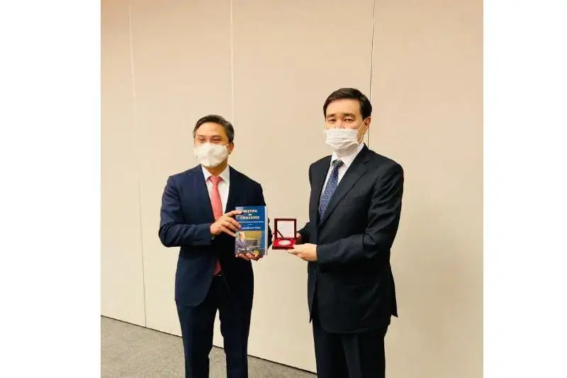 哈萨克斯坦大使会见新加坡议员安迪