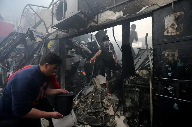 加沙一面包房引发火灾9人死亡