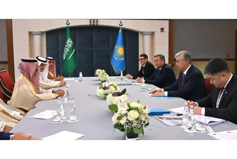 Qasym-Jomart Toqaev Saýd Arabııasyndaǵy iri kompanııalardyń basshylarymen kezdesti