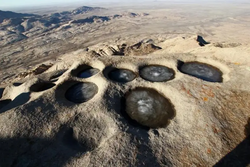 قازاقستاننىڭ تاڭعاجايىپ جەرلەرى