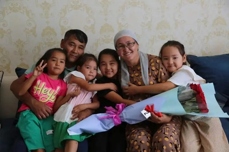 Туркистон қурувчилар 4 оилага бошпана қуриб берди