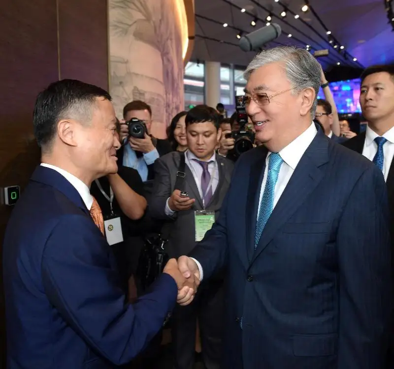 托卡耶夫总统向中国富商马云表示感谢